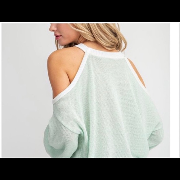 Mint cold shoulder top - Picture 2 of 6